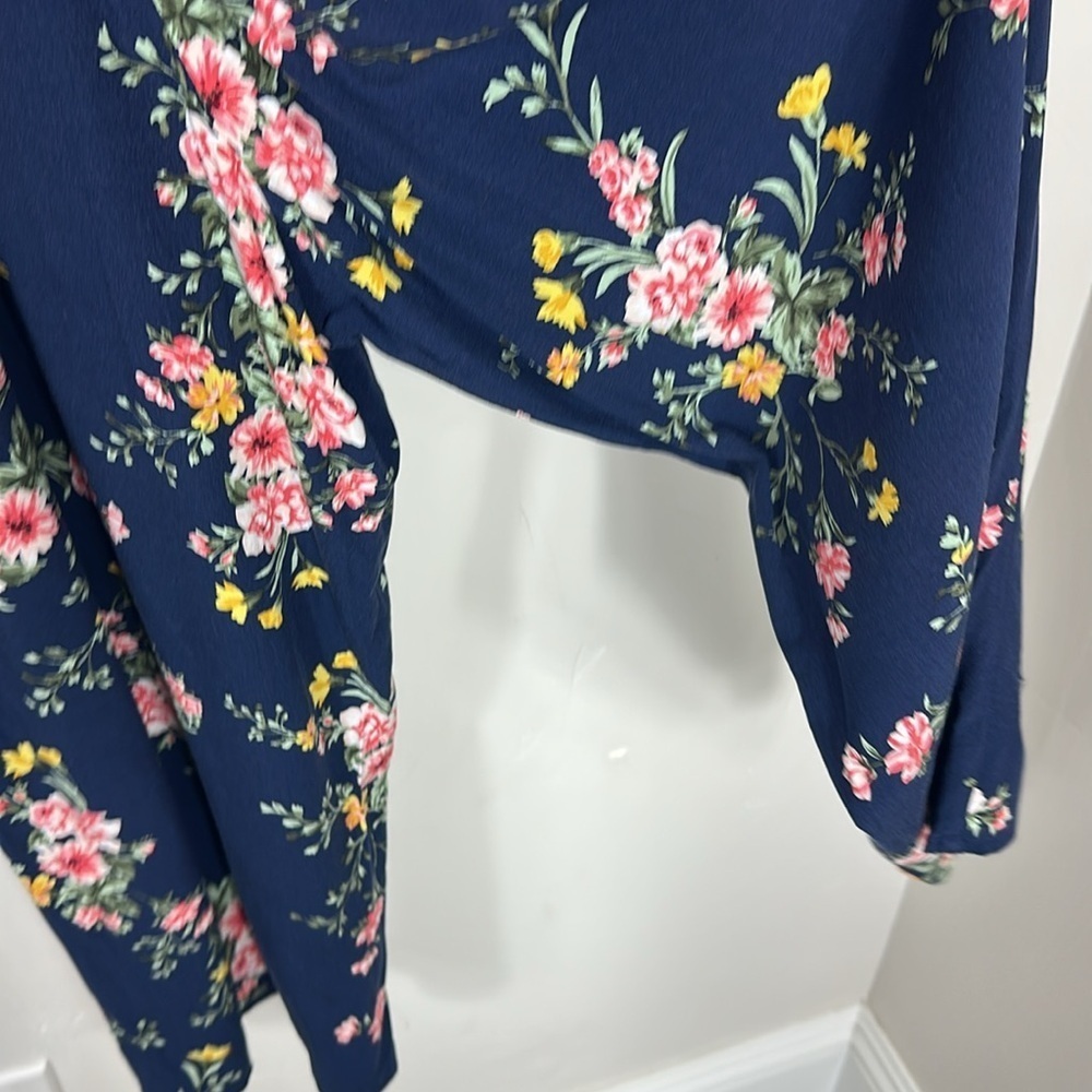 Old Navy Blue Floral Cropped Cami Sleeveless Jumpsuit Romper Small - Picture 7 of 9